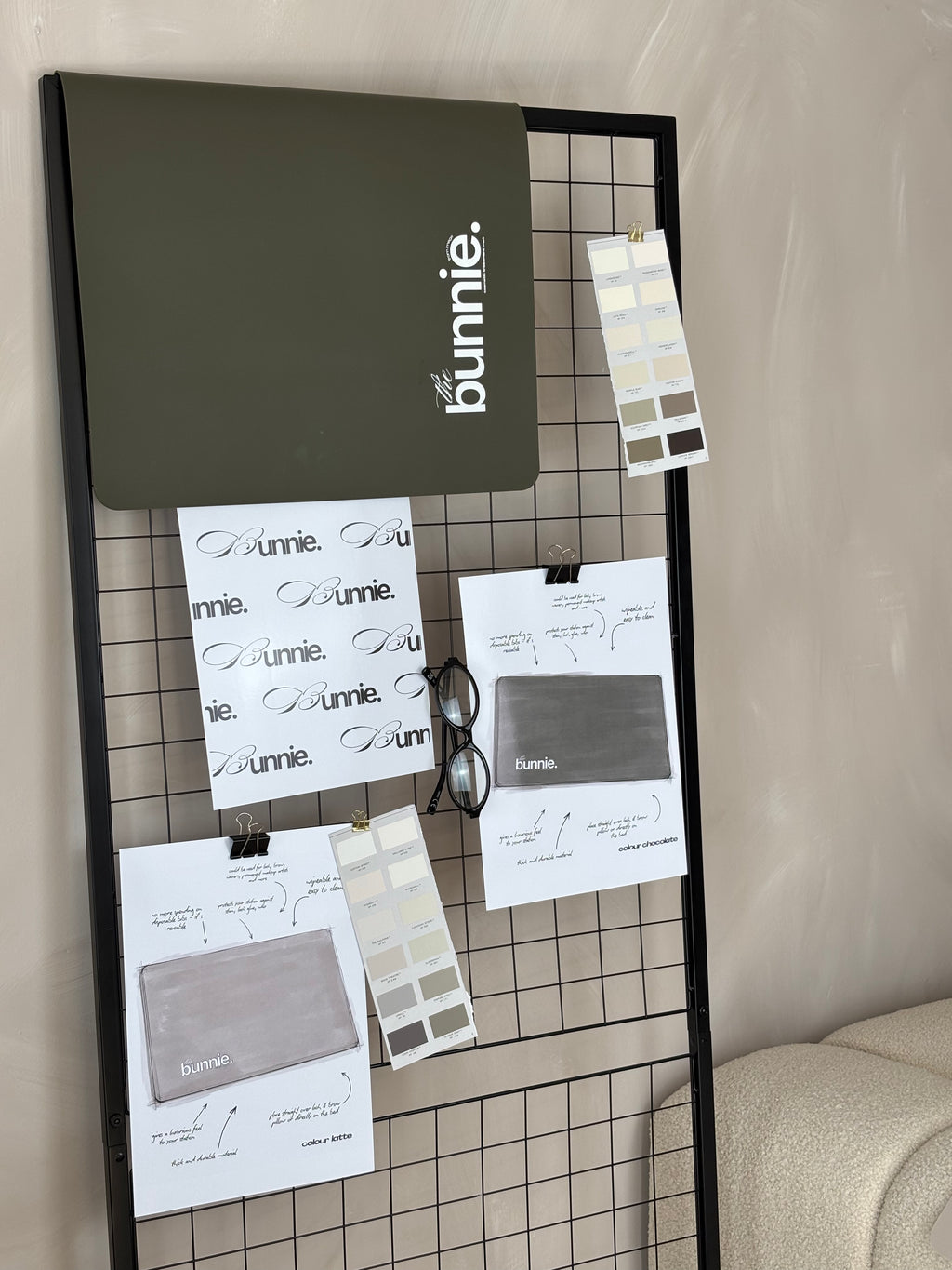 the bunnie cosmetic mat - chocolate